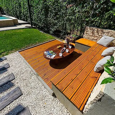 Luna Villa